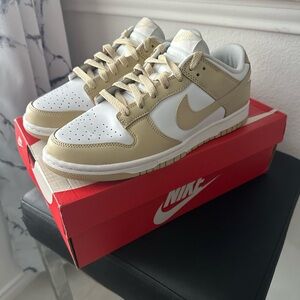 Nike Men Tan and White Dunks